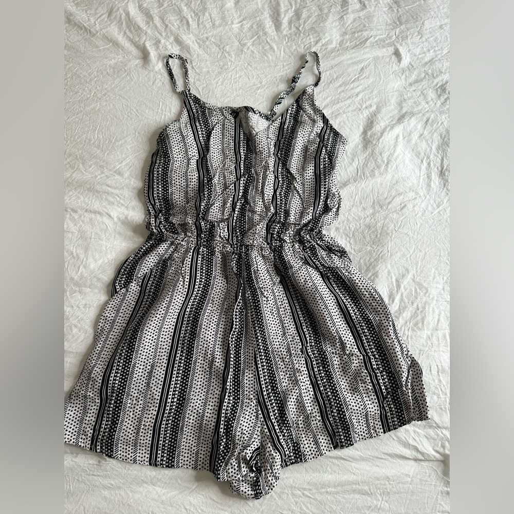 ✨H&M romper size 4 Small